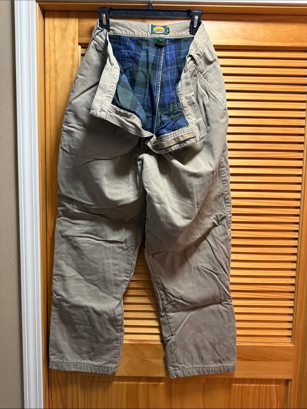 Cabela’s Men's flannel Lined Tan Chinos with Plaid Interior 40/Reg